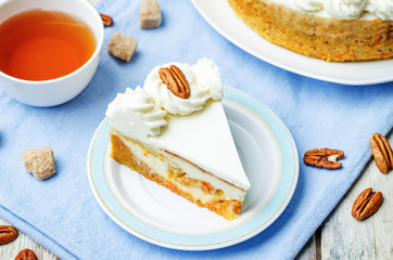 carrot cake cheesecake with pecan