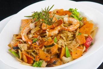 Traditional shrimp yakisoba