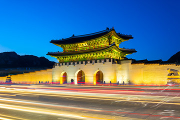 Fototapeta premium Beautiful Architecture in Gyeongbokgung Palace at Seoul city Kor