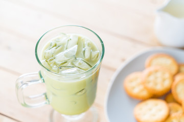 iced matcha latte