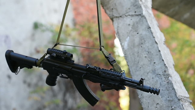 weapon hangs