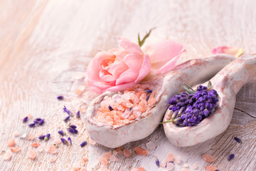 Obraz na płótnie Canvas Spa and beauty - Lavender, herbs and bath salt