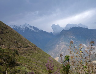 Fototapeta na wymiar route of choquequirao trekking in peru