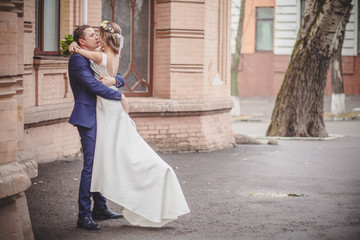 Obraz premium hugs kiss wedding