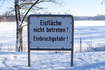 Eisfl&auml;che nicht betreten Schild