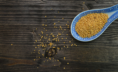 mustard seeds spoon
