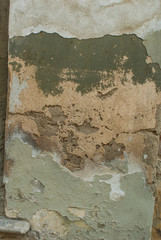 Muro vecchio, intonaco danneggiato