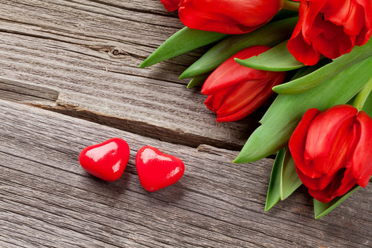 Red tulips and candy hearts