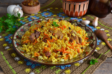 Uzbek pilaf with raisins