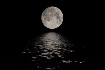Abwaschbare Fototapete Nacht Full moon over dark black sky at night