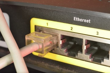 Connecting a computer to the router