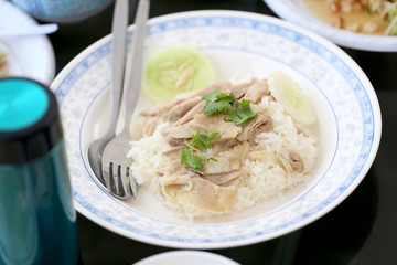 Chicken to boil and with jasmine rice (khao mun kai).