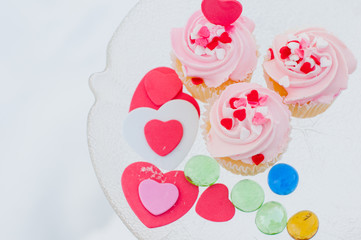 Delicious cupcakes and hearts