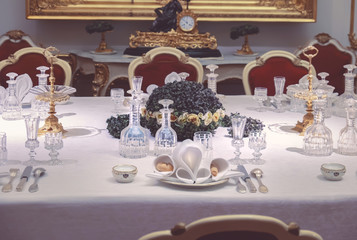 dinner arrangement in palace room