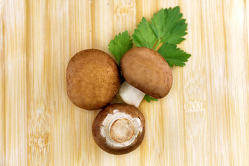 brown button mushrooms