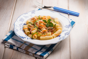 pasta with bacon carrot and leek
