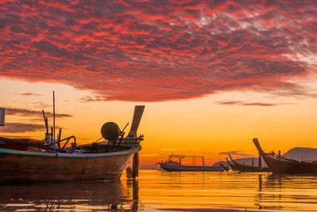 Zelfklevend Fotobehang Beautiful sunrise in Rawai Phuket island Thailand © Netfalls