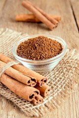 cinnamon sticks and powder