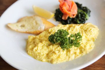 Scrambled eggs with smoked salmon