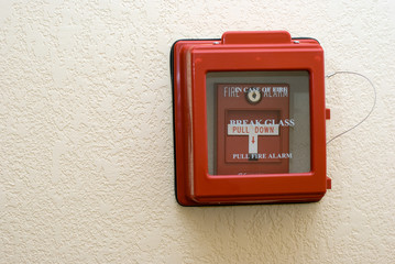 Fototapeta na wymiar Fire Alarm Pull Station Box