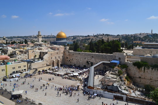 Вид на Купол Скалы и Стену плача. Иерусалим. Израиль.