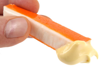 Bâtonnet de surimi avec un peu de mayonnaise