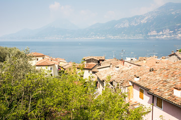 Fototapeta na wymiar Castelletto at Lake Garda