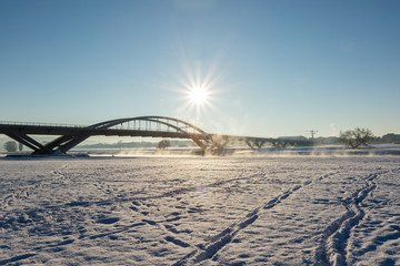 Waldschlösschenbrücke Dresden im Winter