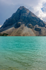 Obraz premium Majestic mountain lake in Canada. Bow Lake.