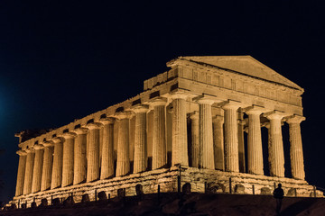 Fototapeta premium Temples in Agrigento night in Sicily - Italy