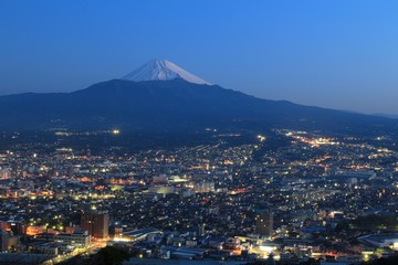富士山と沼津市の夜景
