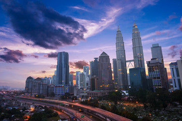 Fototapeta na wymiar Kuala Lumper skyline at twilight
