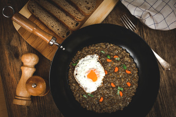 Lentils with egg