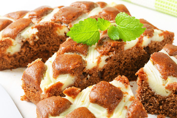 Gingerbread cake with cheese