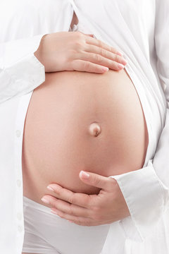 Tum pregnant woman