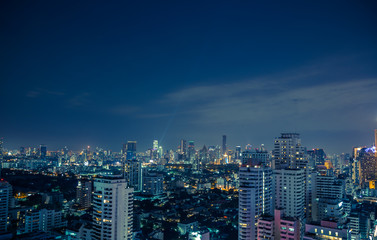 Bangkok skyline bei nacht panorama
