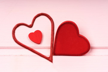 zum muttertag rote herzen