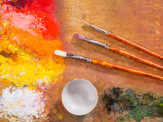 artist's palette, brushes