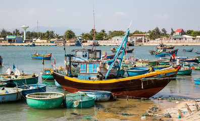 Fischerboote in Phan Thiet und Mui Ne in Vietnam