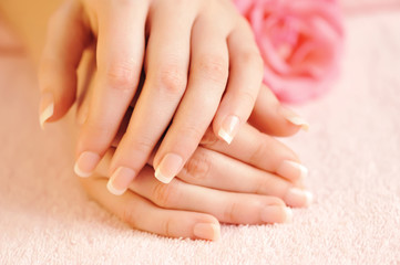 Naklejka premium Closeup image of pink french manicure