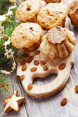 Muffins with raisins