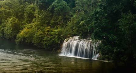 Obraz premium Sai Yok Yai Waterfall / Waterfall in Thailand