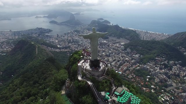 Flight over Christ Shoulders - Rio 4K