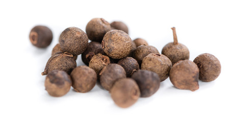 Allspice (isolated on white)