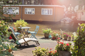Fototapeta na wymiar leisuire pontoon in Amsterdam