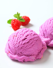 Berry fruit ice cream