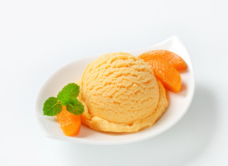 Apricot ice cream