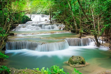 Fototapeten Wasserfall Huay Mae Khamin in tropischem fprest, Thailand © totojang1977