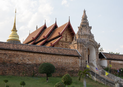 Wat Phrathat Lampang Luang at Lampang