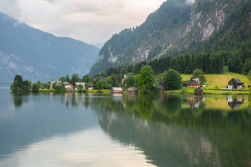 Fototapeta na wymiar Idyllic Grundlsee lake in Alps mountains, Austria
